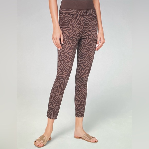 NWT WHBM Mid rise Zebra Skinny Crop Jeans Size 2 - Picture 1 of 16